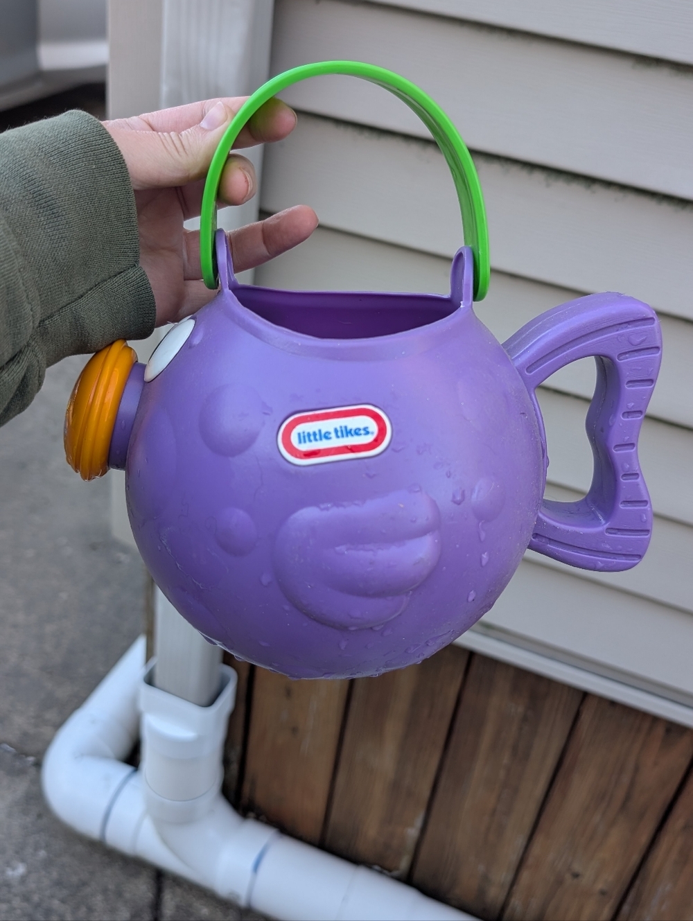 Little Tikes Fish Shaped Watering Can, Bath Toy Sand Toy Bucket Watering Can